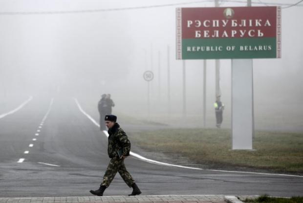 "Зеленим чоловічкам" буде несолодко, якщо "заблукають" у Білорусі? Фото: УНІАН.