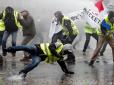 Сотні постраждалих: Центр Парижа перетворився в поле бою між поліцією та демонстрантами