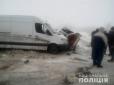 Трагедія під Харковом: Автобус наїхав на людей, є жертви (фото)