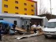 Стихія лютує над Україною: Вітер зніс дах магазину, внаслідок чого мати загинула, дочка в реанімації