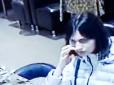 Схема дуже проста, але діє: Поліція розповіла про дівчину-шахрайку, яка працює у кафе по всій Україні (відео)