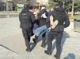 15 поліцейських на Хрещатику скрутили активіста 