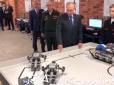 Дідівщина з моменту створення: Путіну показали роботів і змусили їх віджиматися (відео)