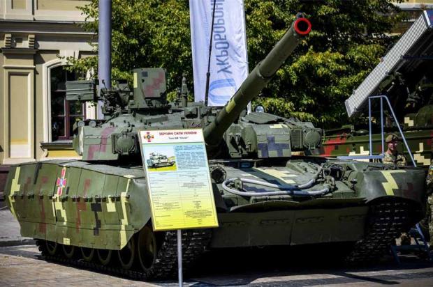 Танк БМ «Оплот» на Михайлівській площі у Києві під час виставки військової техніки, присвяченої Дню Незалежності. Серпень 2018 року