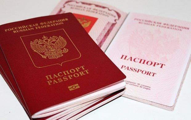 Паспорти спочатку отримають найманці та колаборанти. Фото: РБК.