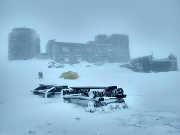 На горі Піп Іван випав шар свіжого снігу. Фото: Фейсбук.