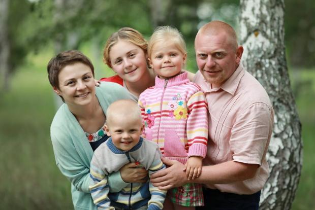 Андрій  Жуков з родиною