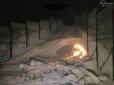 Трагедія в покинутому ангарі: У Маріуполі на смерть засипало піском дітей (фото)