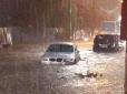 Вінницю затопило після потужної зливи: Людей рятували з водних пасток (фото, відео)