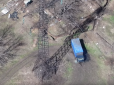 З архіву ПУ. У мережі показали ефектне знищення вантажівки бойовиків на Донбасі (відео)