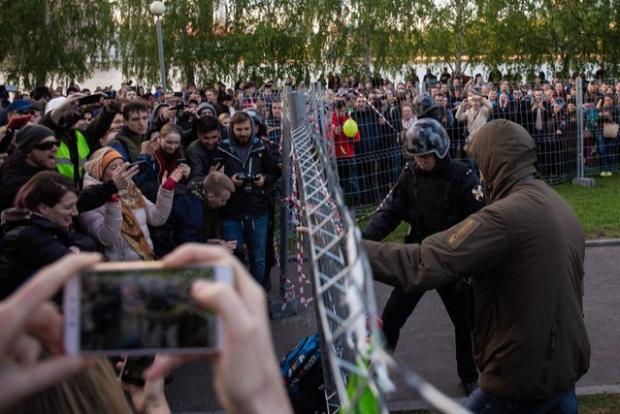Протестувальники у Єкатеринбурзі. Фото: Meduza.
