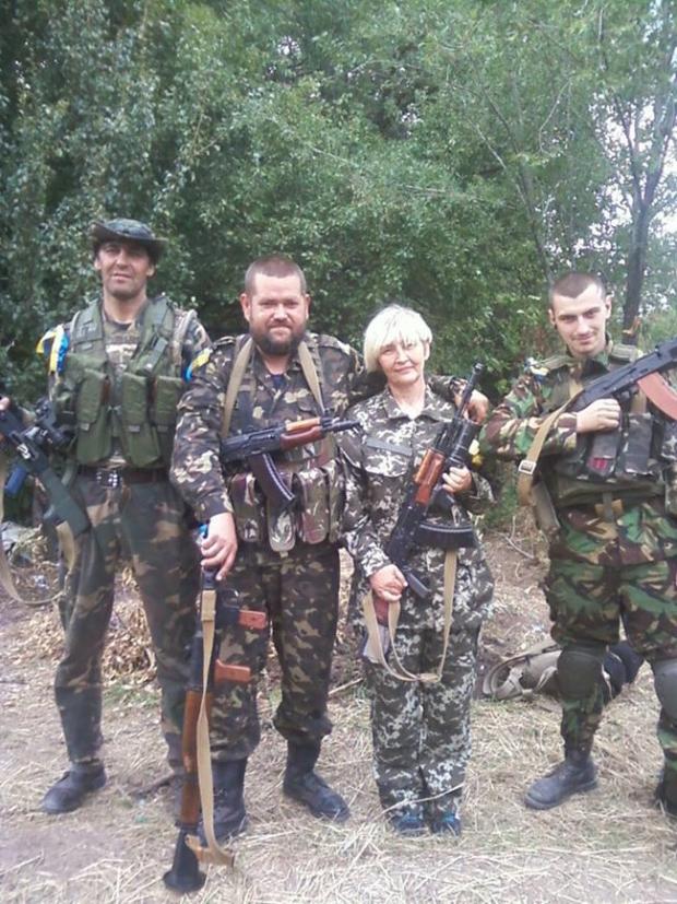Мама Таня с бойцами "Айдара", июнь 2014 года