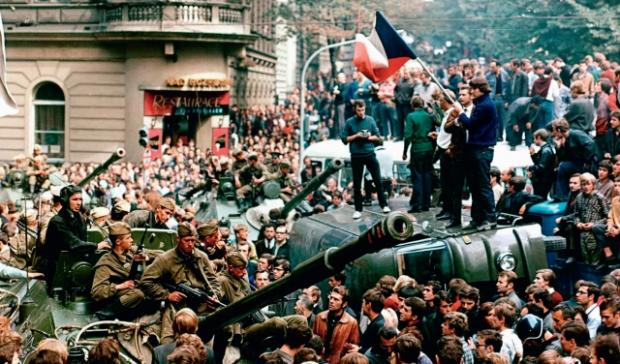 Вторгнення в Прагу у 1968 році. Архівне фото.