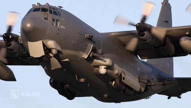 Американський «ганшіп» Lockheed AC-130U Spooky під час зльоту. Фото: reddit.com