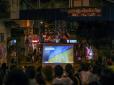 Надихає: Гонконзьким повстанцям демонструють фільм про Український Майдан (фото)