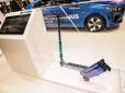 Спокусити вибагливого покупця: Hyundai вирішив комплектувати свої автомобілі електросамокатами