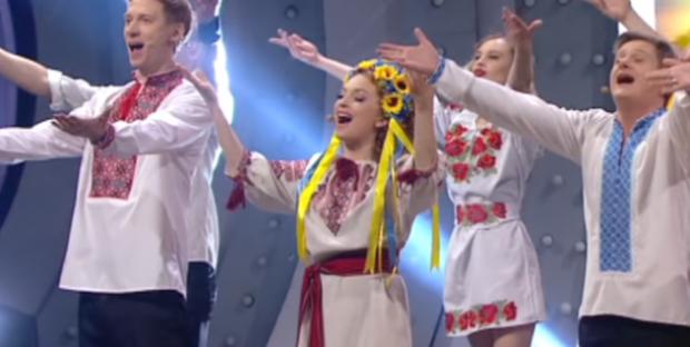 Актори Дизель Шоу заспівали про Україну. Фото: скріншот з відео.