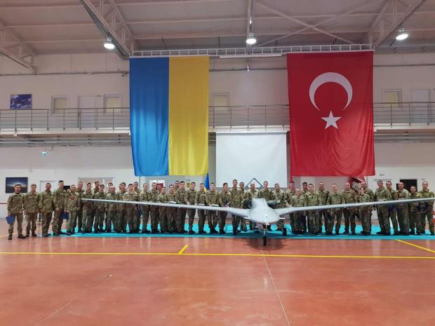 Українські військовослужбовці на завершенні підготовки в Туреччині Фото: Посольство України в Туреччині