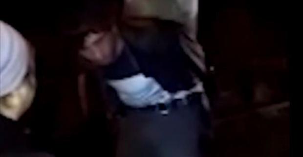 У Росії побили збоченця. Фото: скріншот з відео.