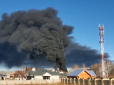 Городянам заборонили виходити з дому і відкривати вікна: На Росії горить склад з пінопластом (фото, відео)