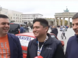 Хіти тижня. Німці впадали в ступор від вигляду авто: Українці на саморобному електрокарі добралися до Берліну (відео)