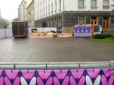 Новий спосіб боротися з Майданом: Українців насмішило відкриття ковзанки біля Офісу президента (фотожаба)