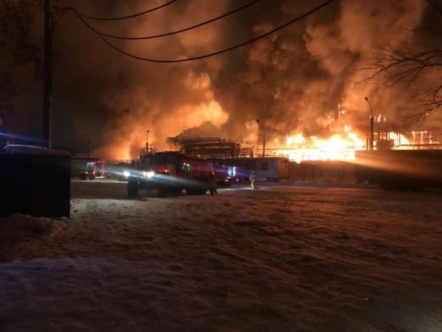 В Уфе произошел крупный пожар на нефтяном заводе (ФОТО)