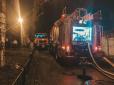 Сотні студентів евакуювали: У Києві спалахнула пожежа в гуртожитку (фото)