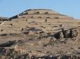 Зі слідами людських жертвоприношень: Вчені знайшли найдавнішу піраміду, побудовану на Землі (фото)