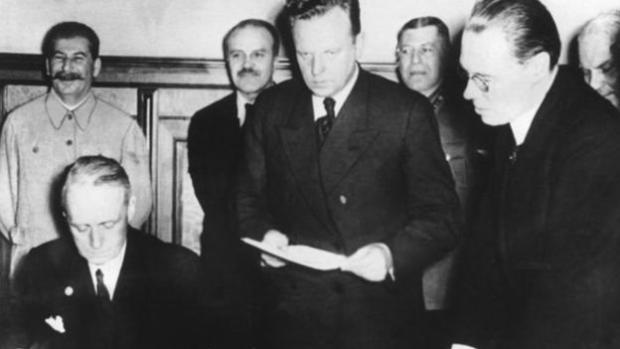 Угоду між Німеччиною та СРСР, відому як пакт Молотова-Ріббентропа, підписали у 1939 році