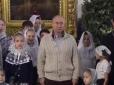 Одягнув светрика: Путін приїхав на різдвяну службу в новому іміджі і був висміяний (відео)