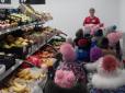 Скрепні розваги: На Росії дітей повели на екскурсію в продуктовий магазин