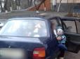 На Київщині горе-батьки закрили маленьких дітей в машині і пішли