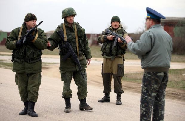 2014-й год. Российские военные вошли в Крым, окружили города, украинские воинские части, велев всем сдаваться.
