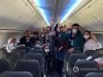 Будуть у літаках до кінця! Українці з Балі висунули ультиматум (фото)