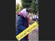 Не пустили без маски: У Чернівцях жінка влаштувала скандал у соборі (відео)