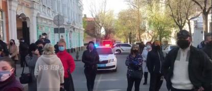 Протести співробітників ринків у Мелітополі. Фото: скріншот відео.