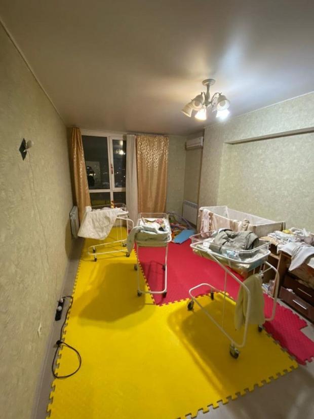 Квартира, в якій утримували новонароджених дітей перед відправкою в Китай. Фото: Фейсбук.