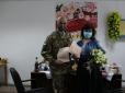 Важке поранення завадило зіграти весілля: Боєць ЗСУ узаконив стосунки у військовому госпіталі (фото)