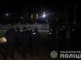 Розбороняла рота поліції: На Буковині побились представники двох церковних громад (відео)