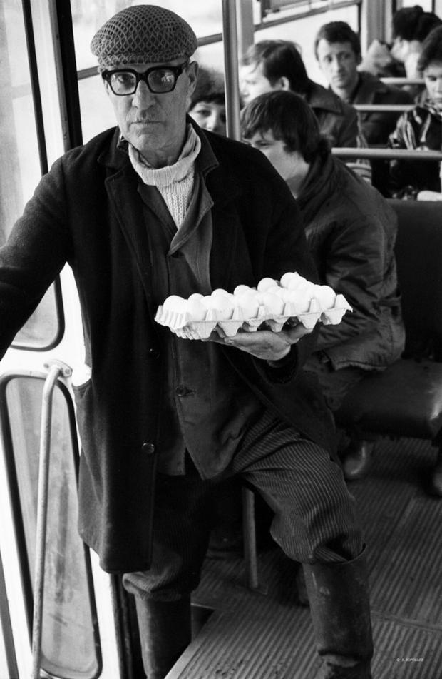 "Пасажир трамвая із яйцями"