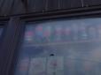 Під кулі потрапили житлові будинки: У Києві з автомата обстріляли ринок