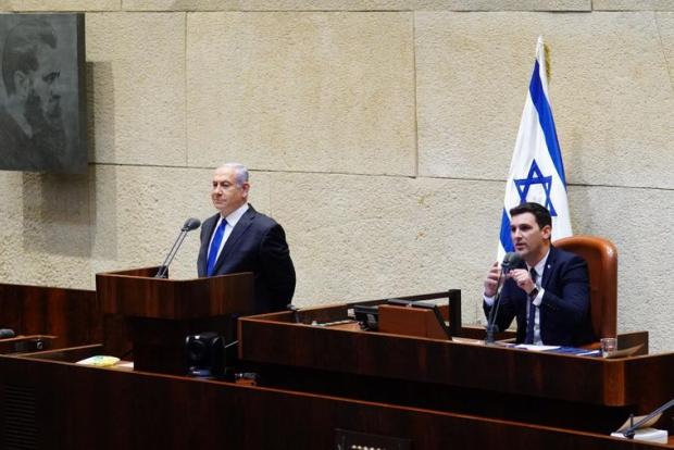 Бенджамін Нетаньяху виступає під час присяги на інавгурації нового уряду єдності, 17 травня 2020 року