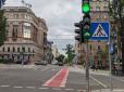 Кличко крутить педалі: У Києві встановили перші велосипедні світлофори