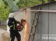 Довелося розрізати гараж: В Одесі поліція виявили моторошну знахідку (фото, відео)