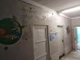 Страшно зайти: У мережі показали шокуючі фото лікарні під Тернополем