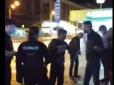 У Харкові неадекватний іноземець накинувся на дівчину з ножем (відео 16+)