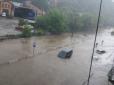 Потужна злива на Прикарпатті: Потоки води 