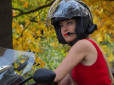 Врізалася в трактор: На Росії загинула популярна мотоблогерка (фото)