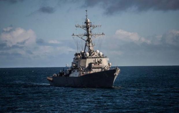 Есмінець ВМС США прямує в Чорне море